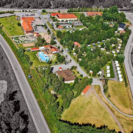 Bjoerkbackens Stugby I Vimmerby Extérieur photo