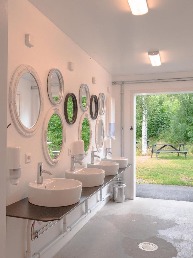 Bjoerkbackens Stugby I Vimmerby Extérieur photo
