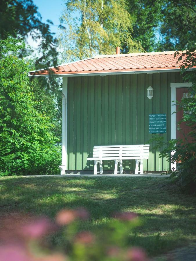 Bjoerkbackens Stugby I Vimmerby Extérieur photo