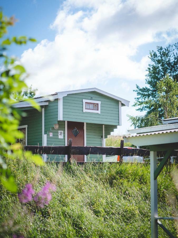 Bjoerkbackens Stugby I Vimmerby Extérieur photo